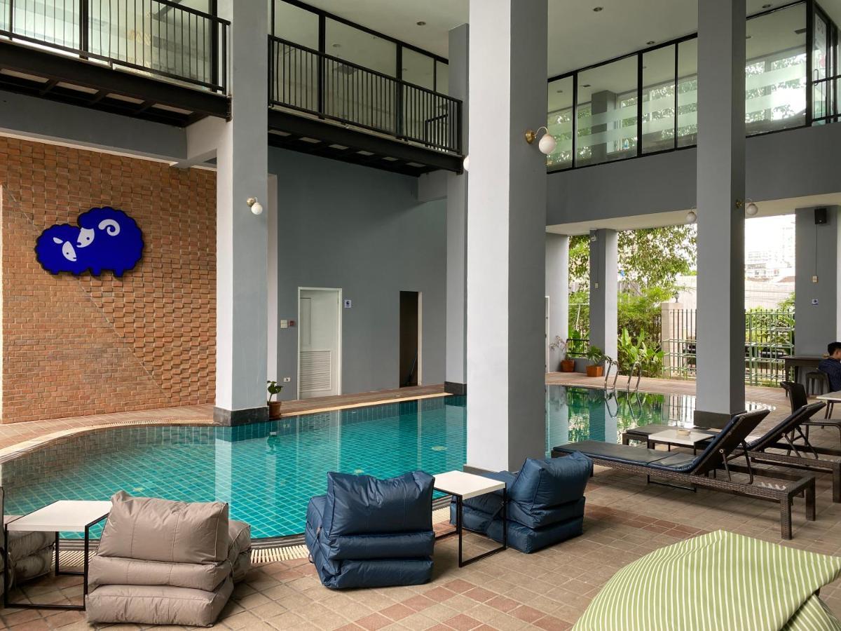 Kokotel Bangkok Dheva Thonglor Bagian luar foto