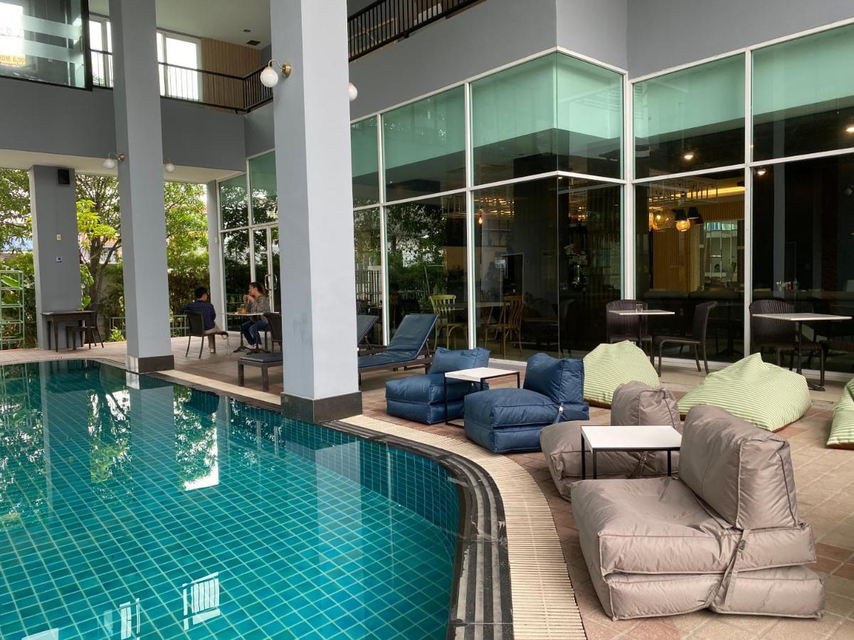 Kokotel Bangkok Dheva Thonglor Bagian luar foto