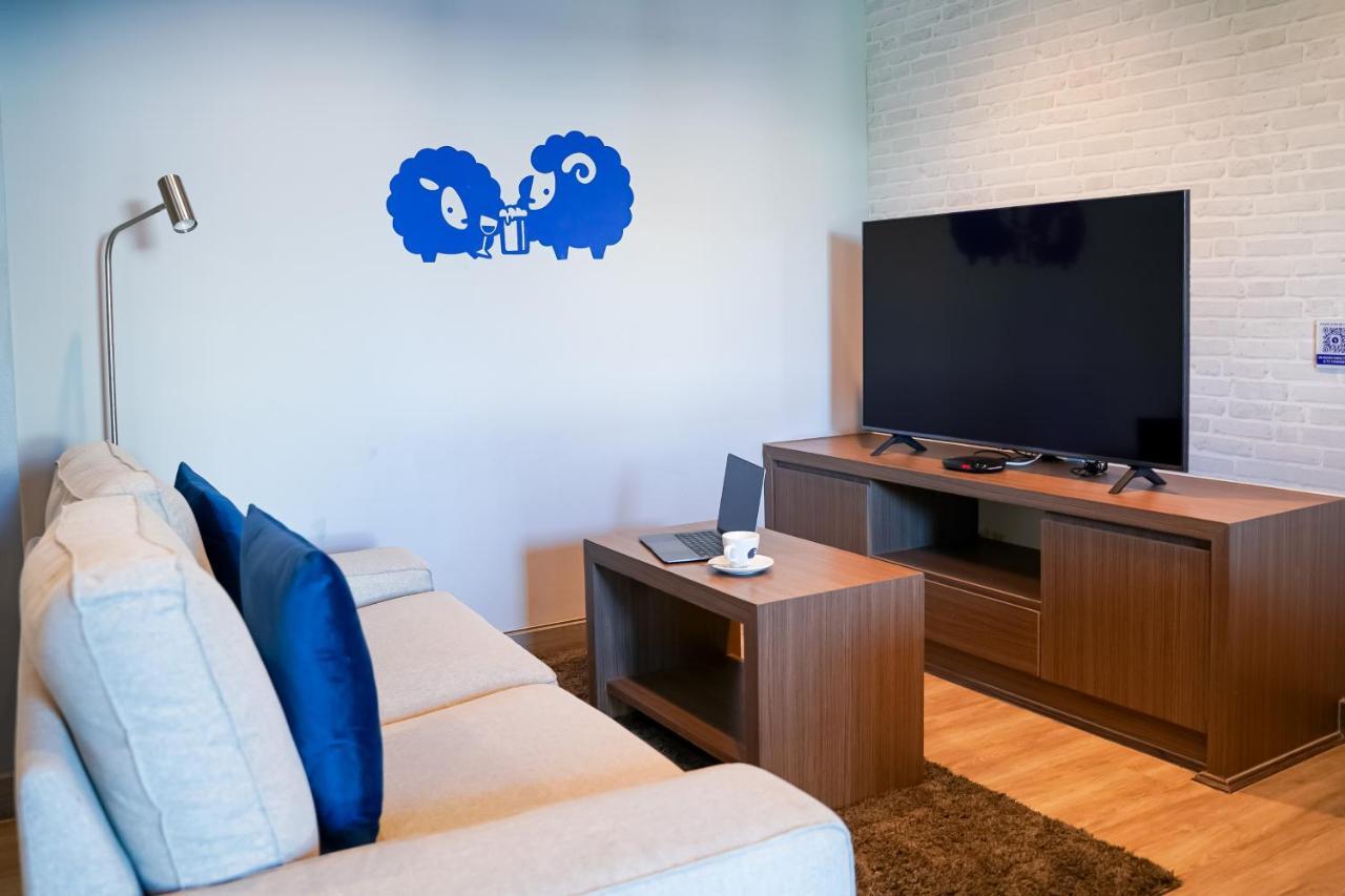 Kokotel Bangkok Dheva Thonglor Bagian luar foto